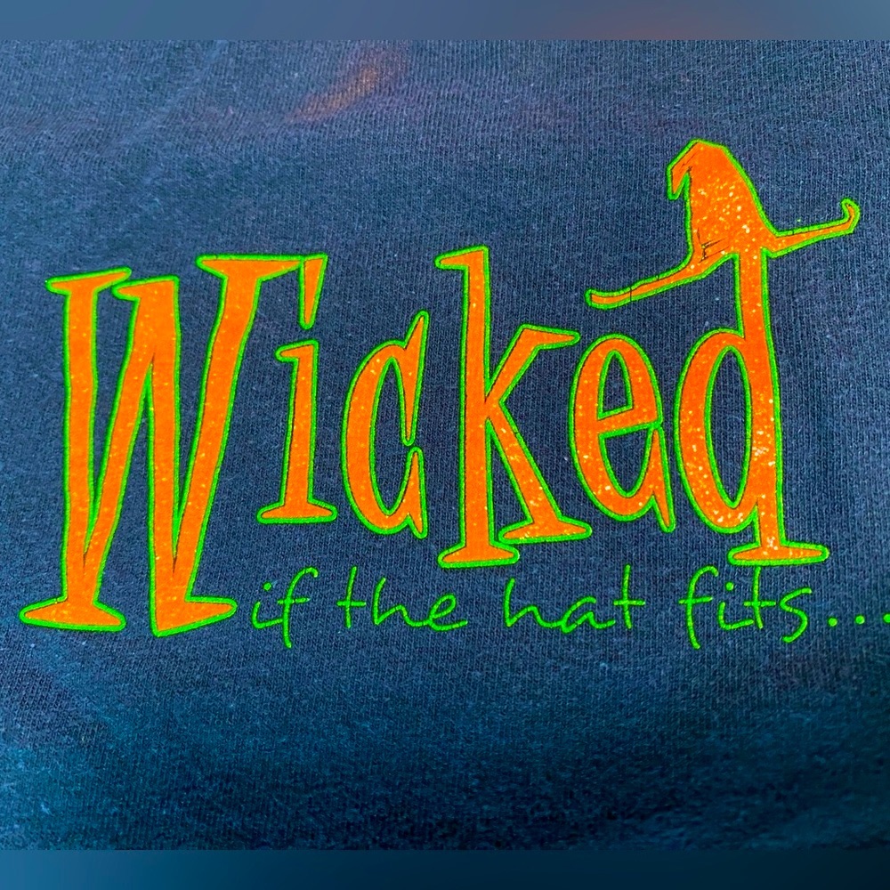 Wicked Y2K Black w/Orange & Green Wicked If The Hat Fits… Graphic Tee L